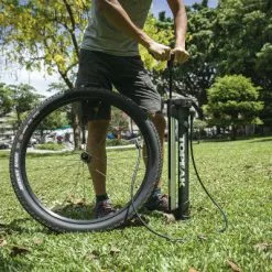 Pompe à Pied Topeak + Compresseur Intégré JoeBlow Booster 11 Bar -Hiplok Soldes Boutique pompe a pied topeak compresseur integre joeblow booster 11 bar full 6