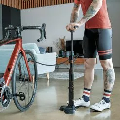 Pompe à Pied Vélo 12 Bar - Airmotion 12.0 SKS -Hiplok Soldes Boutique pompe a pied airmotion galerie