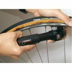 Barbieri Pompe Vélo Double Gonflage : CO2 Et Manuelle Avec Manomètre -Hiplok Soldes Boutique pompe velo double gonflage co2 et manuelle avec manometre full 6