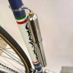 Brandless Support De Pompe Vintage Pour Cadre -Hiplok Soldes Boutique support de pompe vintage pour cadre full 3